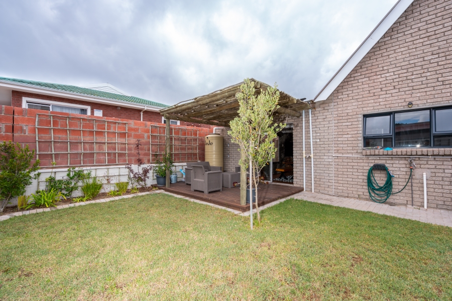 4 Bedroom Property for Sale in Myburgh Park Western Cape